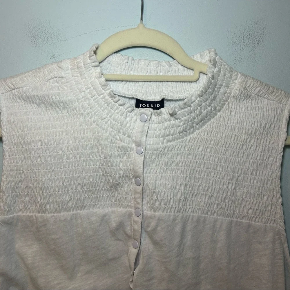 Torrid White Heritage Slub Smocked Yoke Henley Tank Size 3X - Picture 3 of 9
